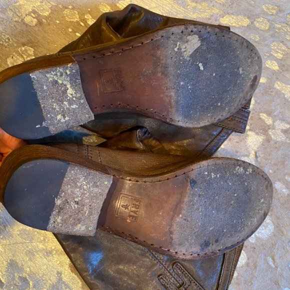 Frye Carson Pull On Boots - Picture 4 of 7